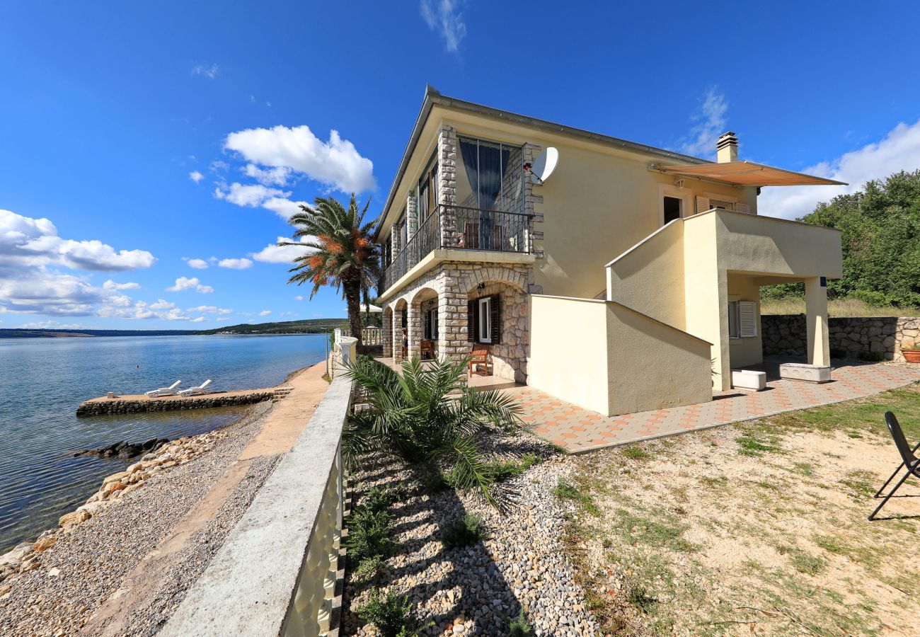Ferienwohnung in Maslenica - Ferienwohnung Laura 3 direkt am Meer