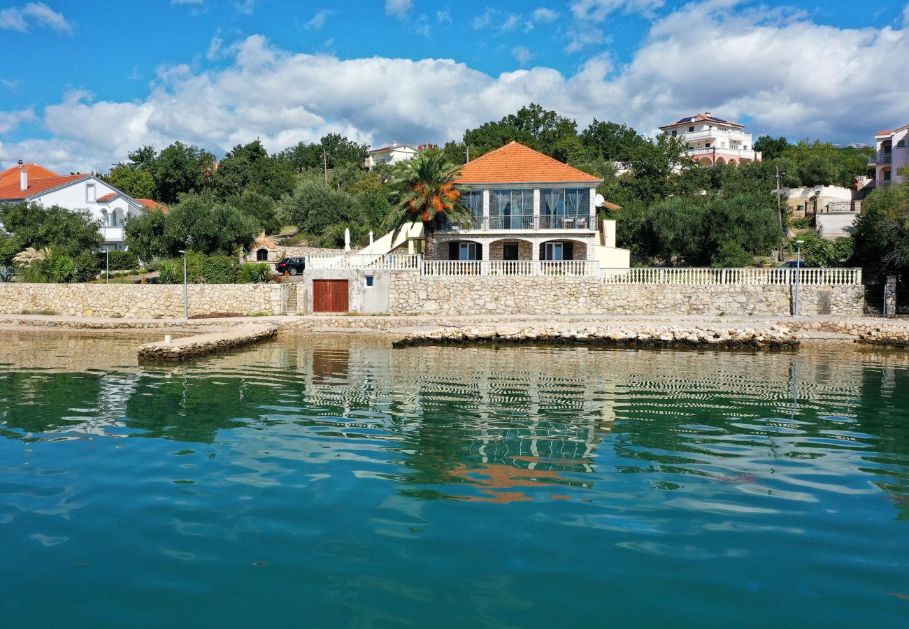 Ferienwohnung in Maslenica - Ferienwohnung Laura 3 direkt am Meer