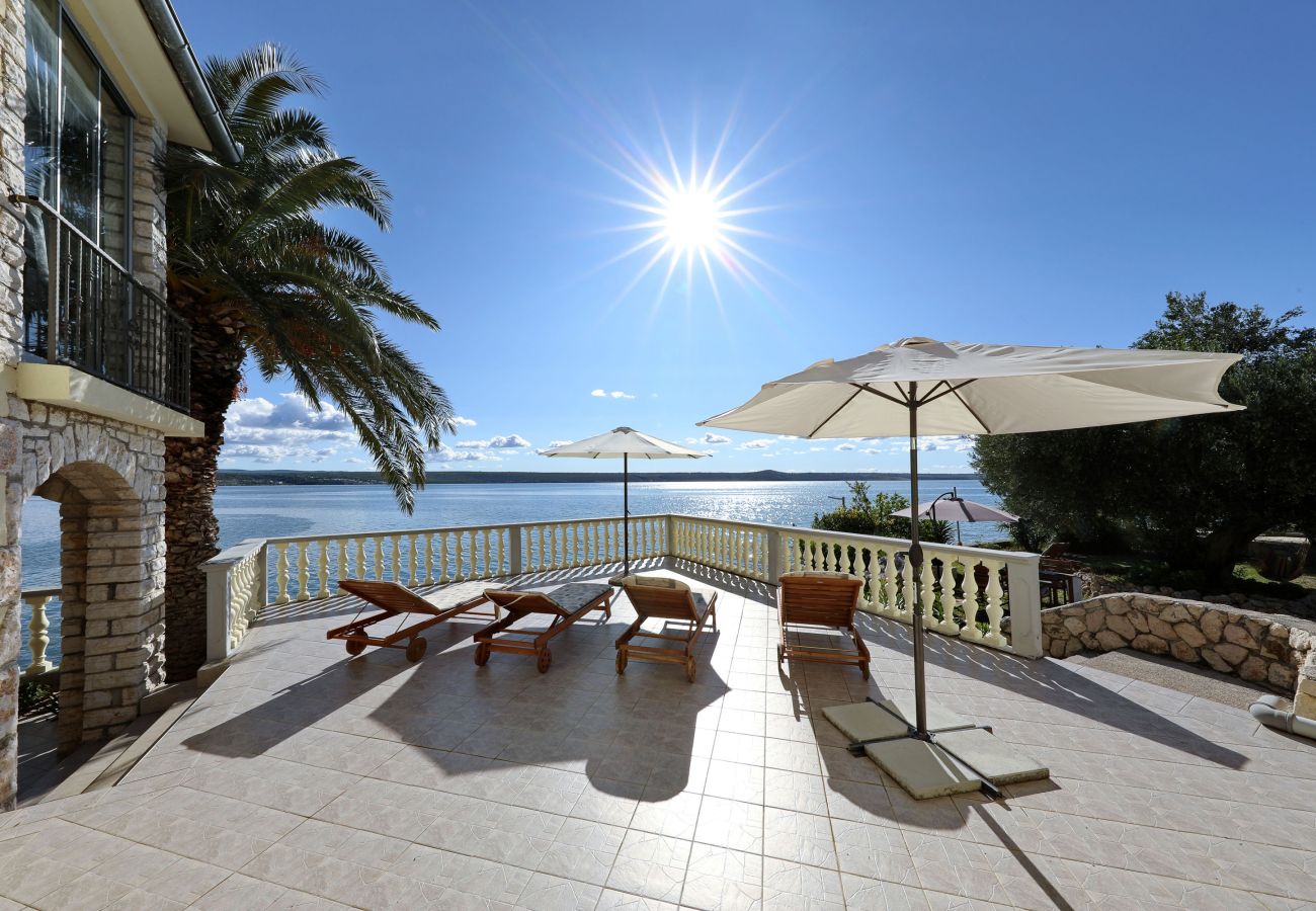 Ferienwohnung in Maslenica - Ferienwohnung Laura 3 direkt am Meer