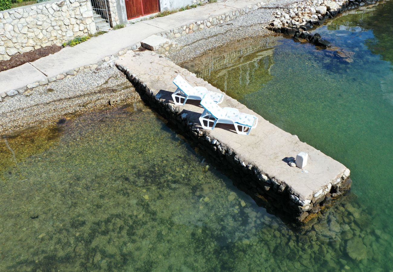 Ferienwohnung in Maslenica - Ferienwohnung Laura 3 direkt am Meer
