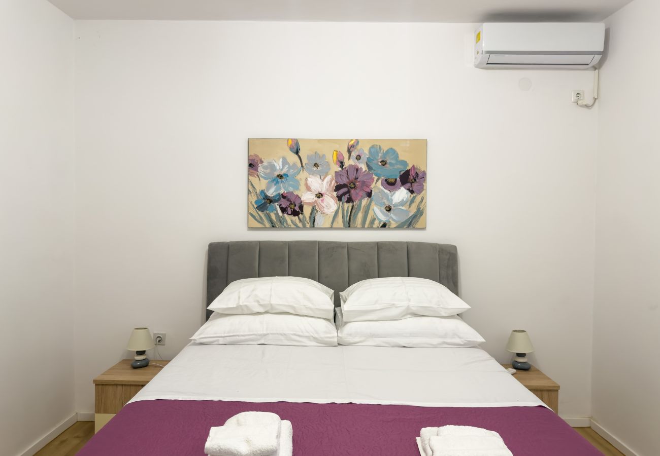 Ferienwohnung in Maslenica - Ferienwohnung Laura 3 direkt am Meer