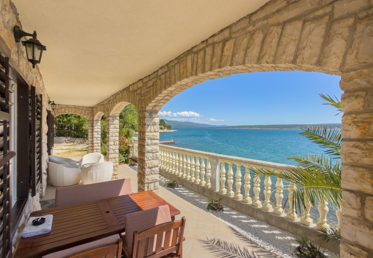 Ferienwohnung in Maslenica - Ferienwohnung Laura 3 direkt am Meer