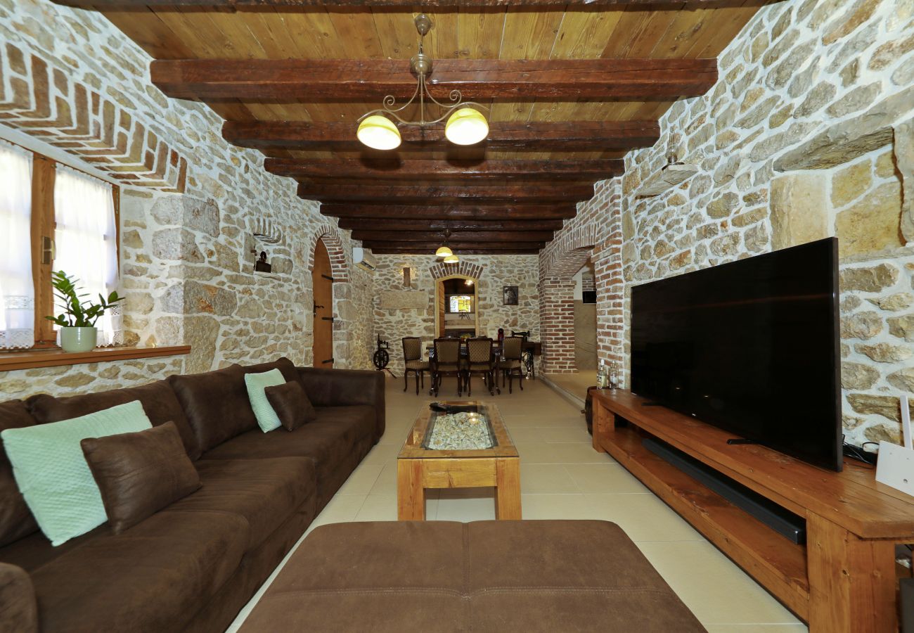 Villa in Nin - Villa Steinhaus Gland mit Pool