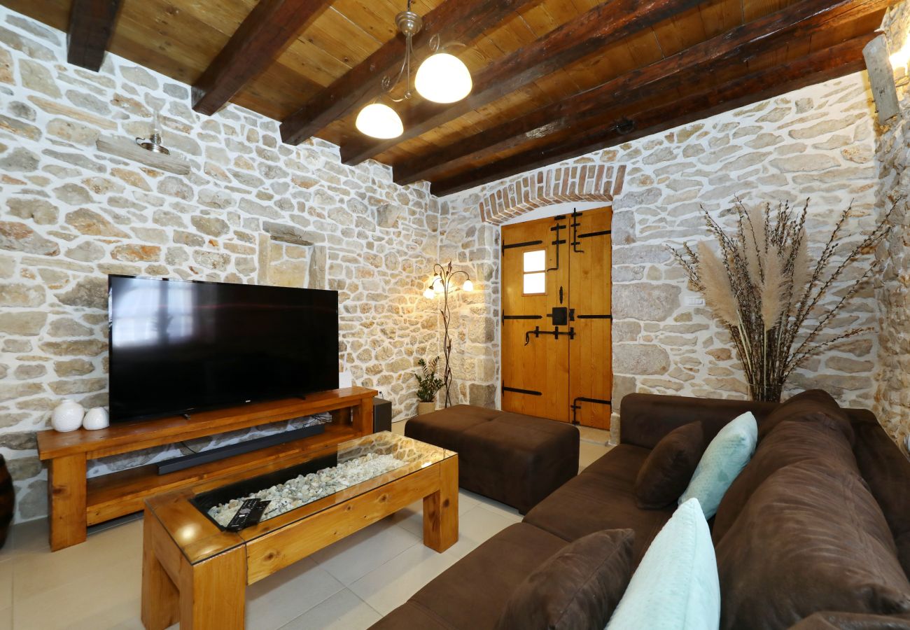 Villa in Nin - Villa Steinhaus Gland mit Pool
