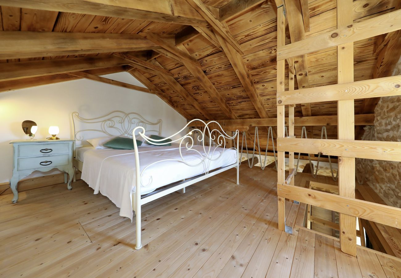 Villa in Nin - Villa Steinhaus Gland mit Pool