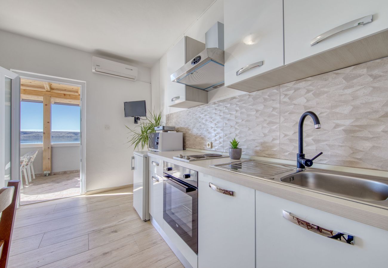 Ferienwohnung in Ljubac - Ferienwohnung Gazic 3 direkt am Meer