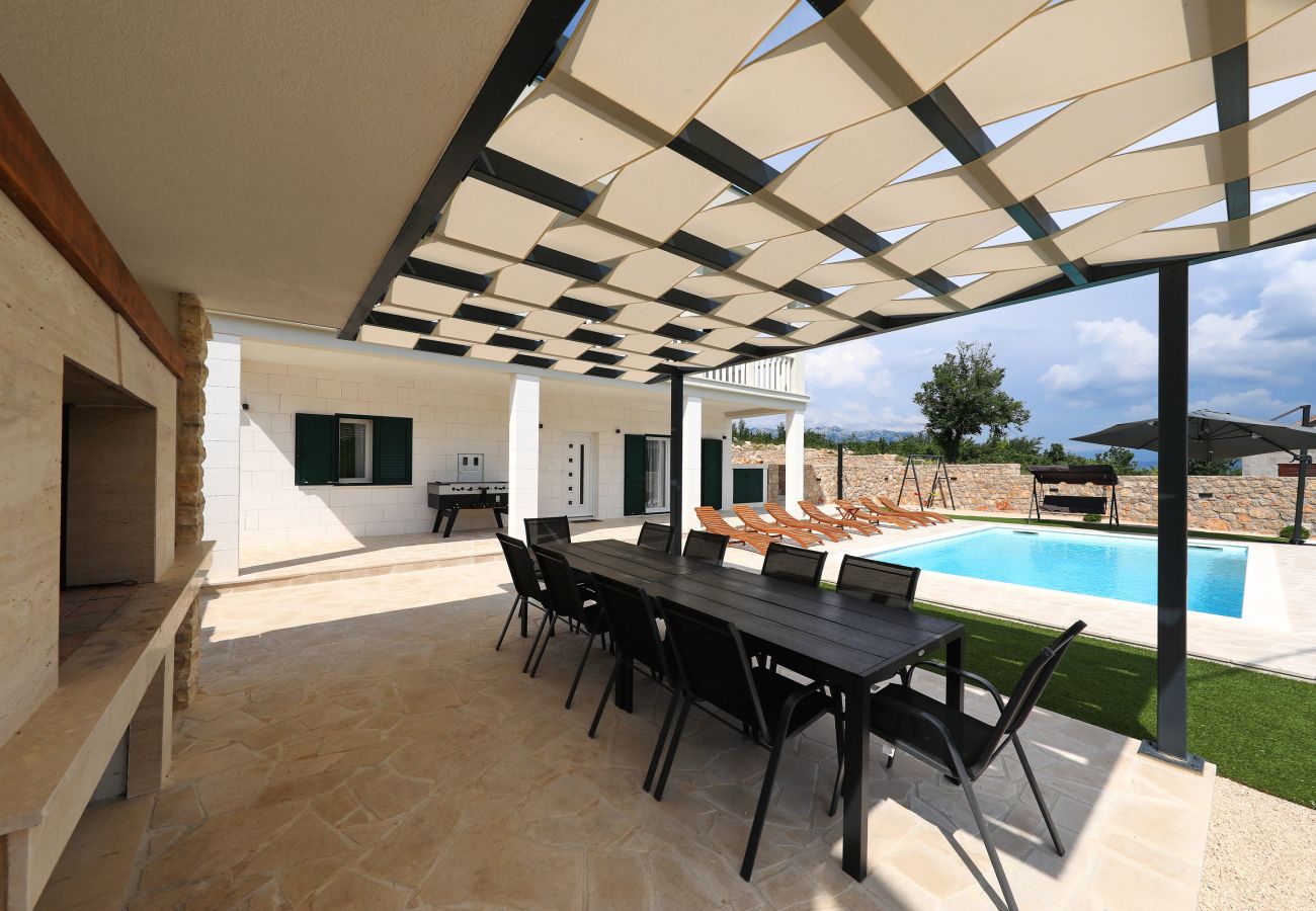 Villa in Kruševo - Villa Zrmanja mit beheiztem Pool