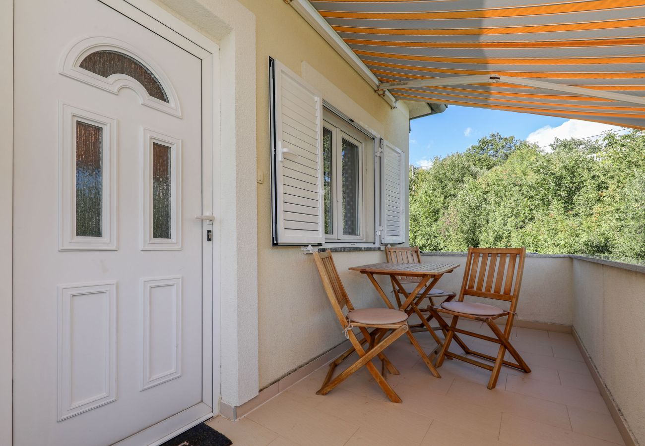 Ferienwohnung in Maslenica - Ferienwohnung Laura 1 direkt am Meer