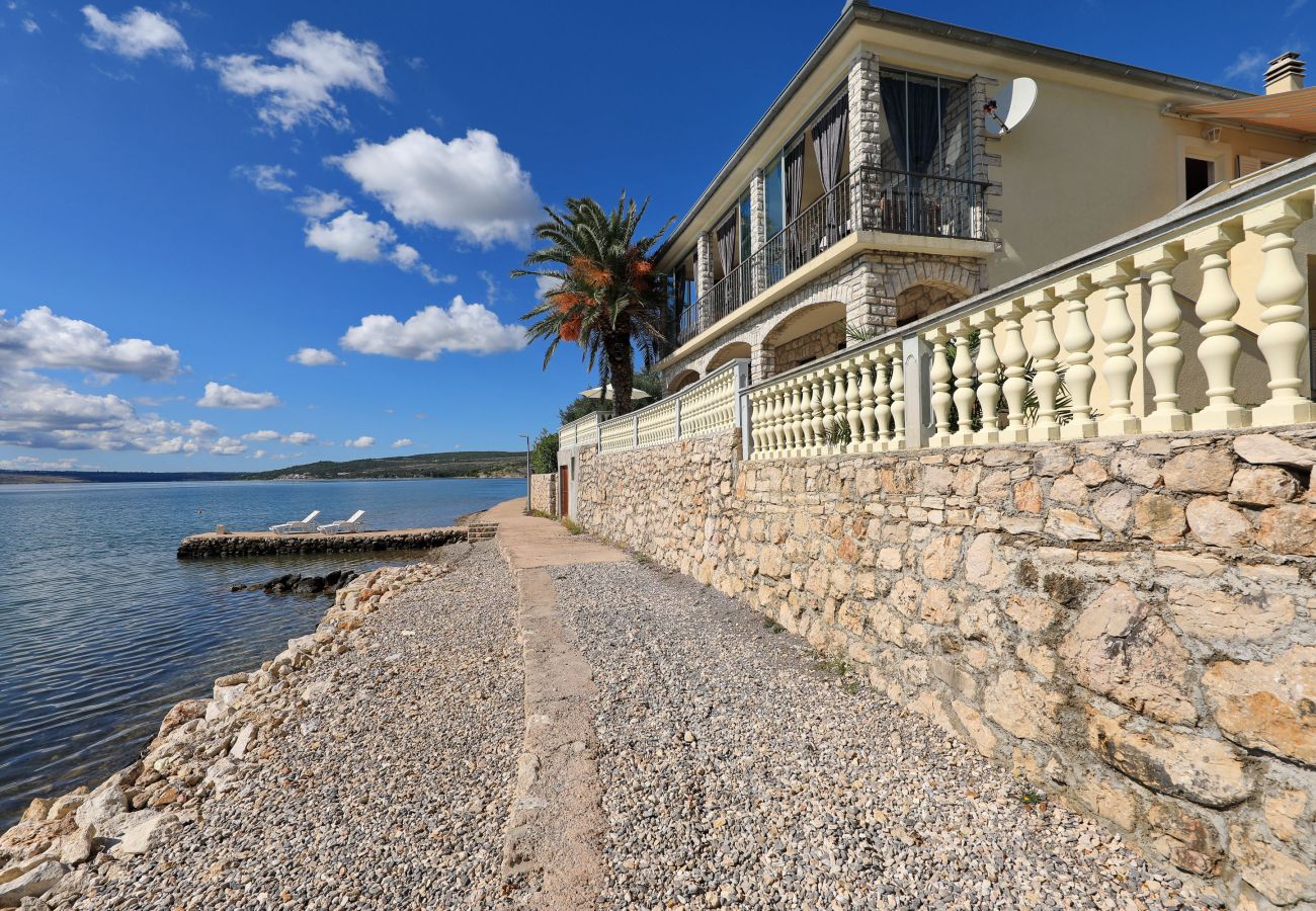 Ferienwohnung in Maslenica - Ferienwohnung Laura 1 direkt am Meer