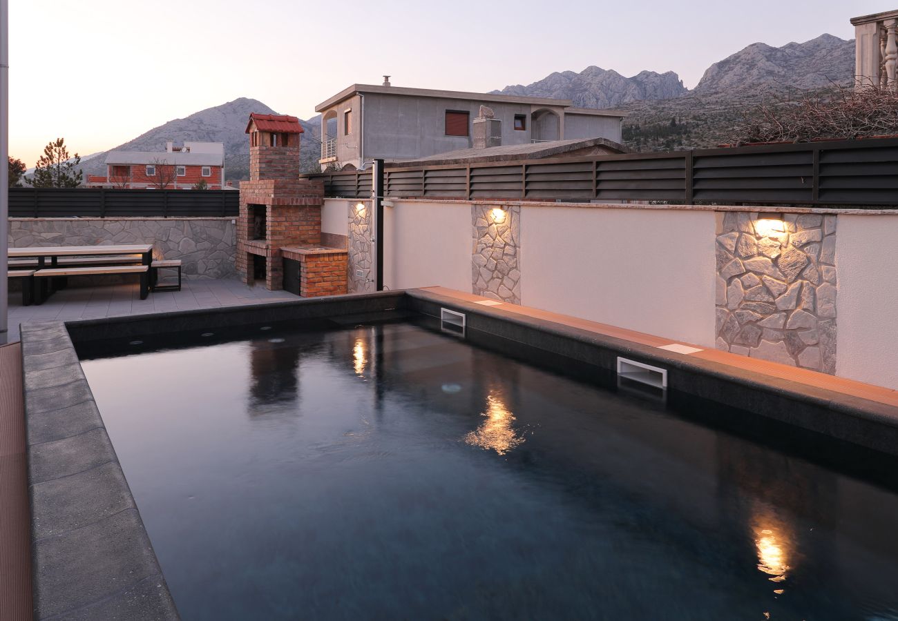 Villa in Starigrad - Villa Jimmy mit beheiztem Pool
