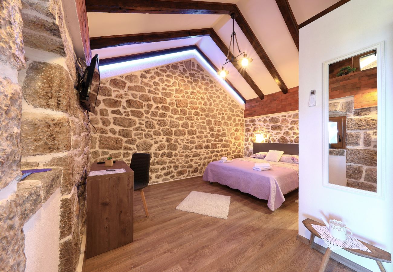 Ferienhaus in Starigrad - Ferienhaus Milovac nahe Paklenica