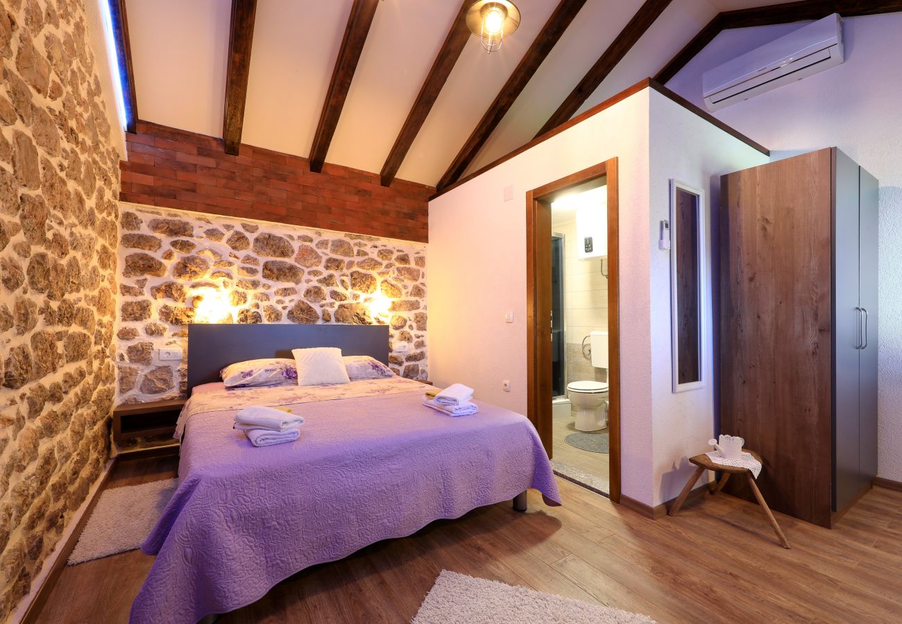 Ferienhaus in Starigrad - Ferienhaus Milovac nahe Paklenica