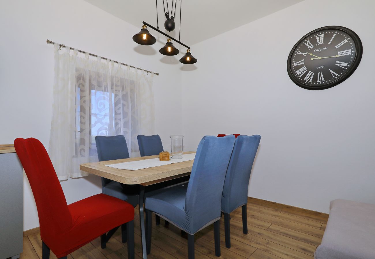 Ferienhaus in Starigrad - Ferienhaus Milovac nahe Paklenica