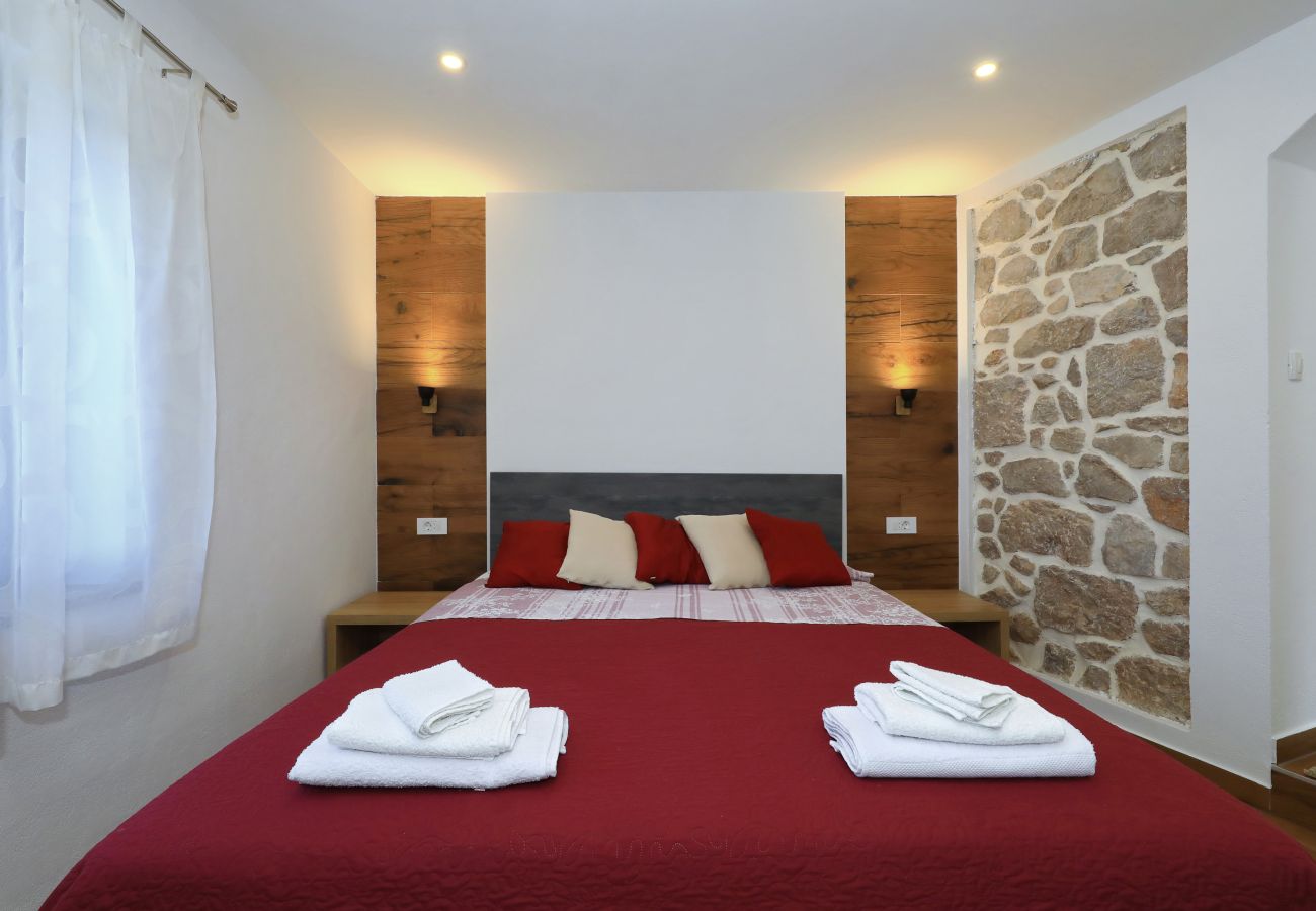 Ferienhaus in Starigrad - Ferienhaus Milovac nahe Paklenica