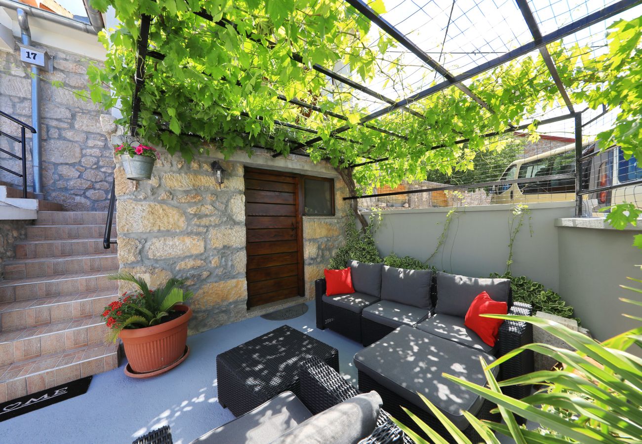 Ferienhaus in Starigrad - Ferienhaus Milovac nahe Paklenica