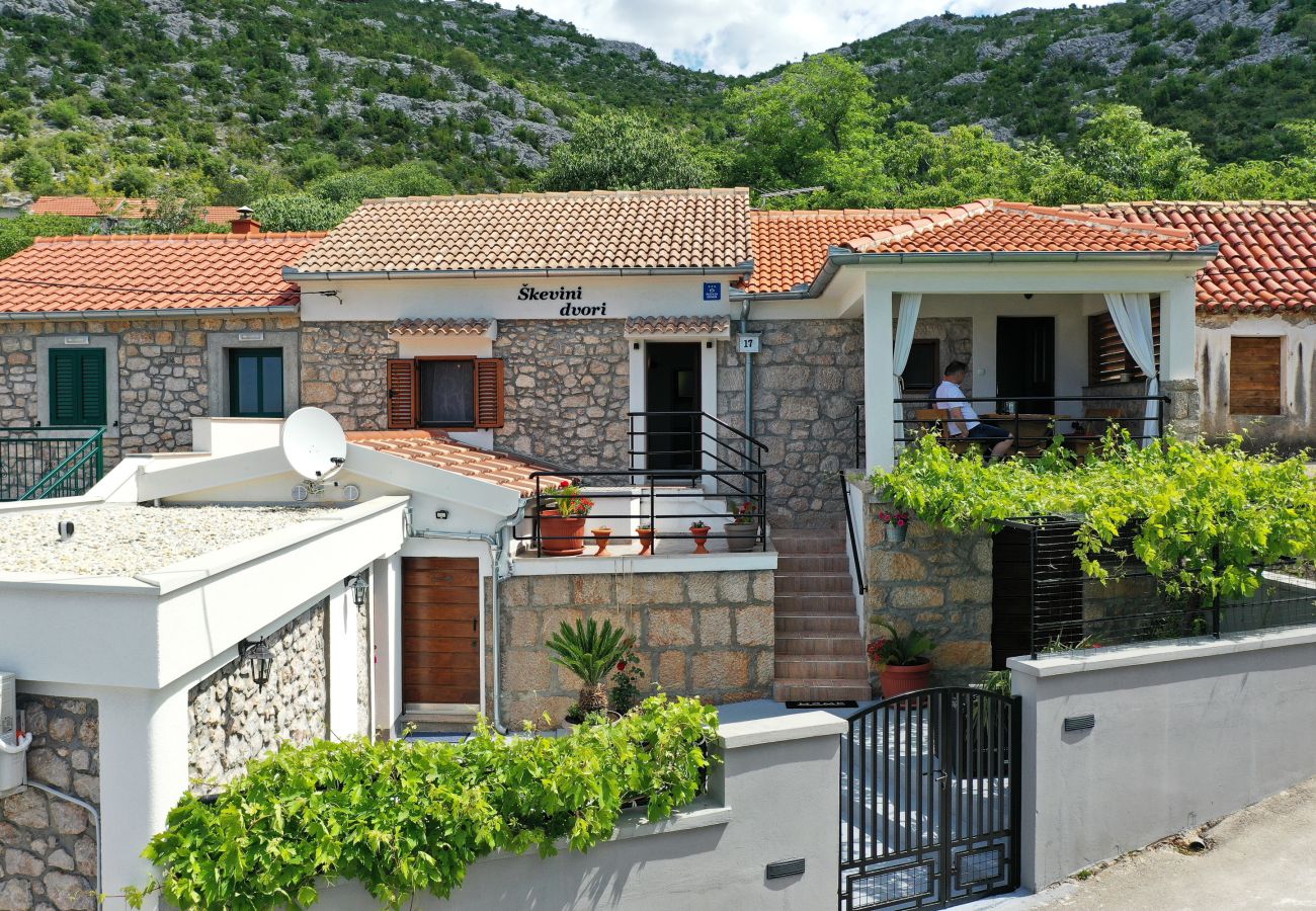 Ferienhaus in Starigrad - Ferienhaus Milovac nahe Paklenica