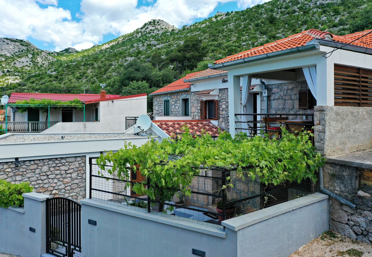 Ferienhaus in Starigrad - Ferienhaus Milovac nahe Paklenica