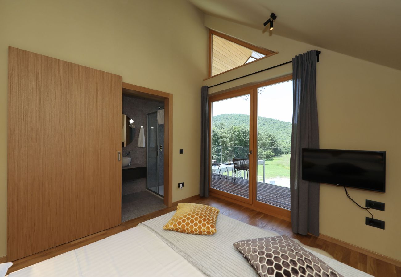 Villa in Lovinac - Villa Lovelos mit Infinity Pool in ruhiger Natur