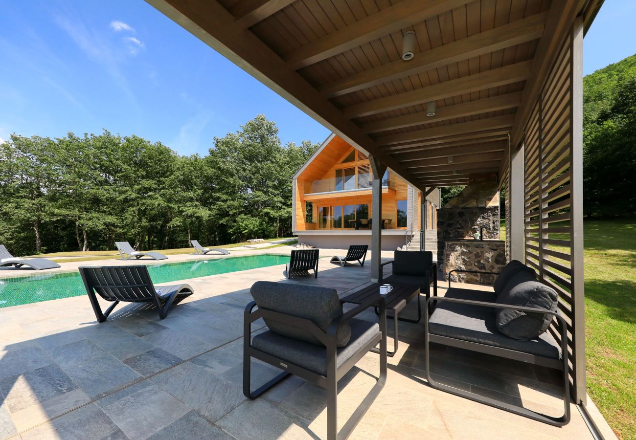 Villa in Lovinac - Villa Lovelos mit Infinity Pool in ruhiger Natur