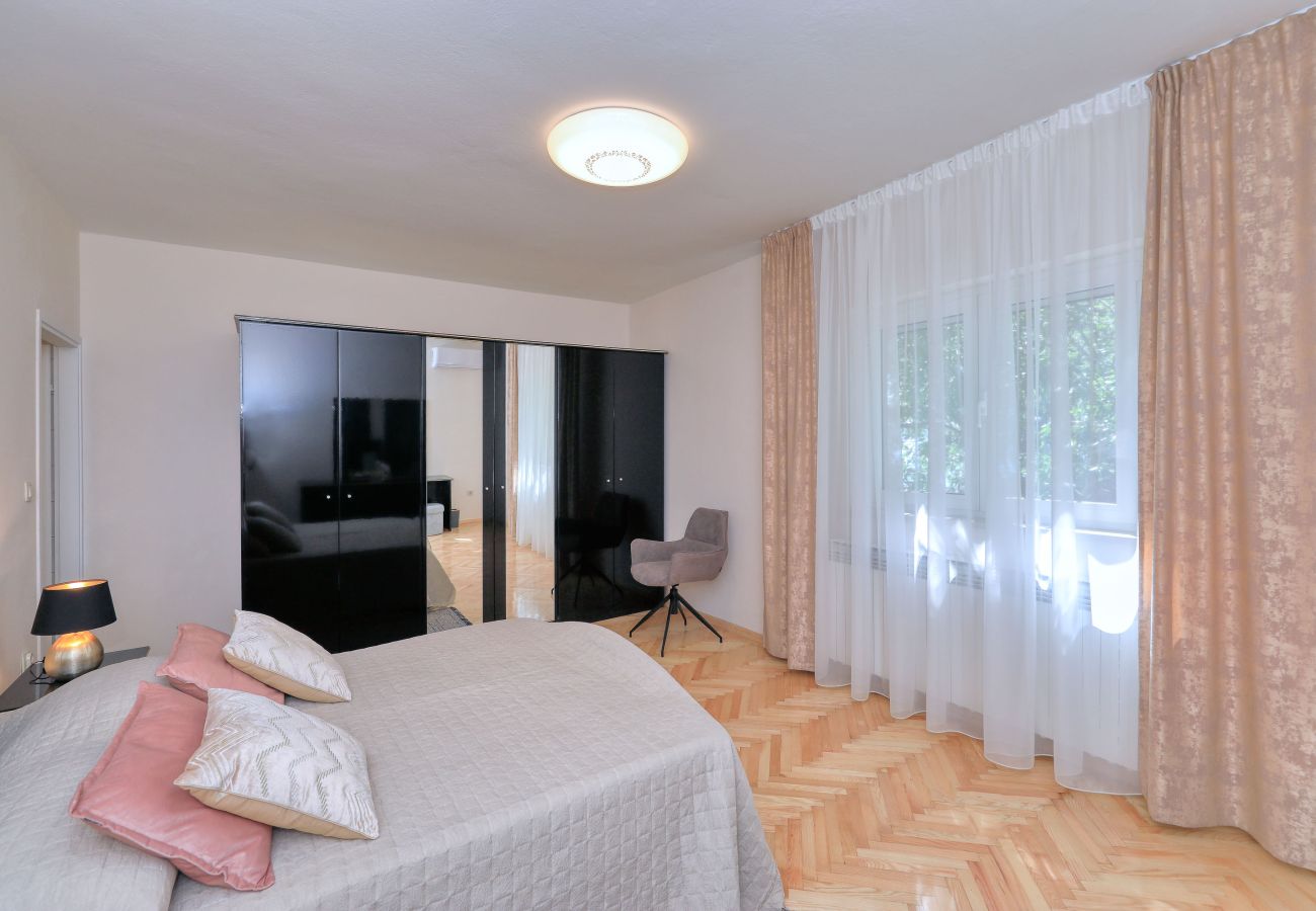 Ferienhaus in Ljubac - Ferienhaus Rose direkt am Meer
