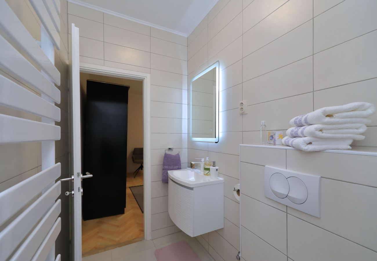 Ferienhaus in Ljubac - Ferienhaus Rose direkt am Meer