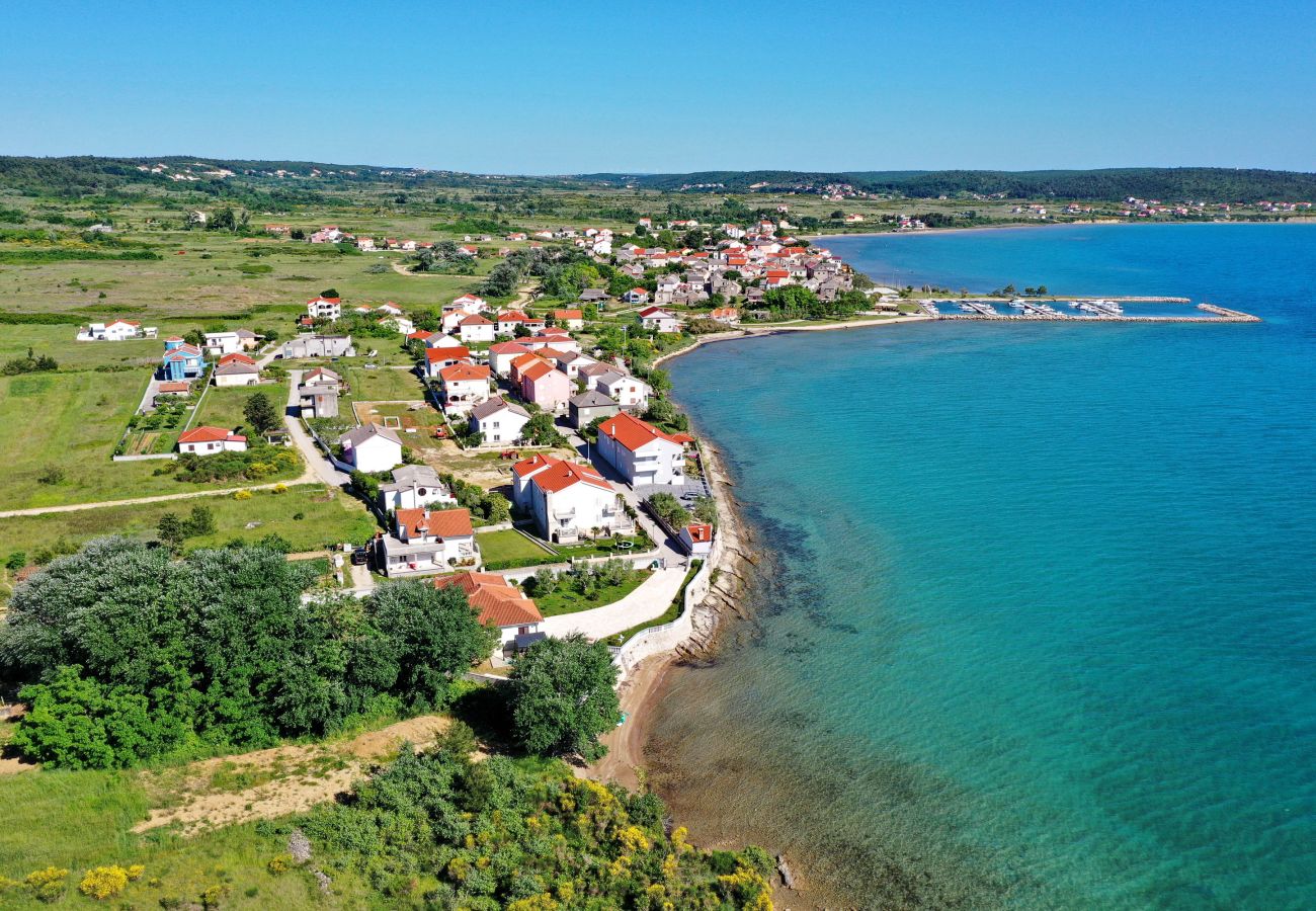 Ferienhaus in Ljubac - Ferienhaus Rose direkt am Meer