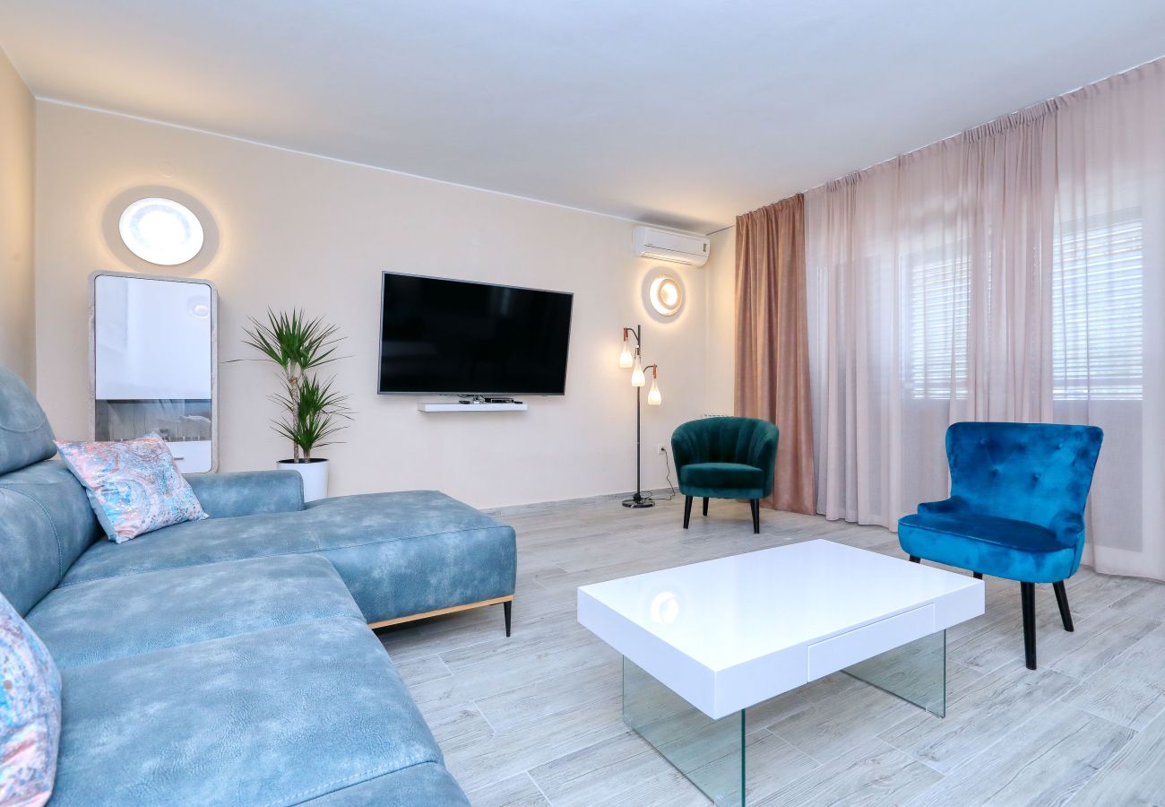 Ferienhaus in Ljubac - Ferienhaus Rose direkt am Meer