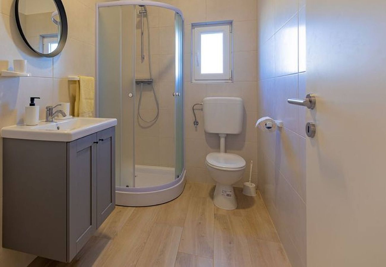 Ferienwohnung in Vrsi - Ferienwohnung Rubbi No.2 mit Balkon