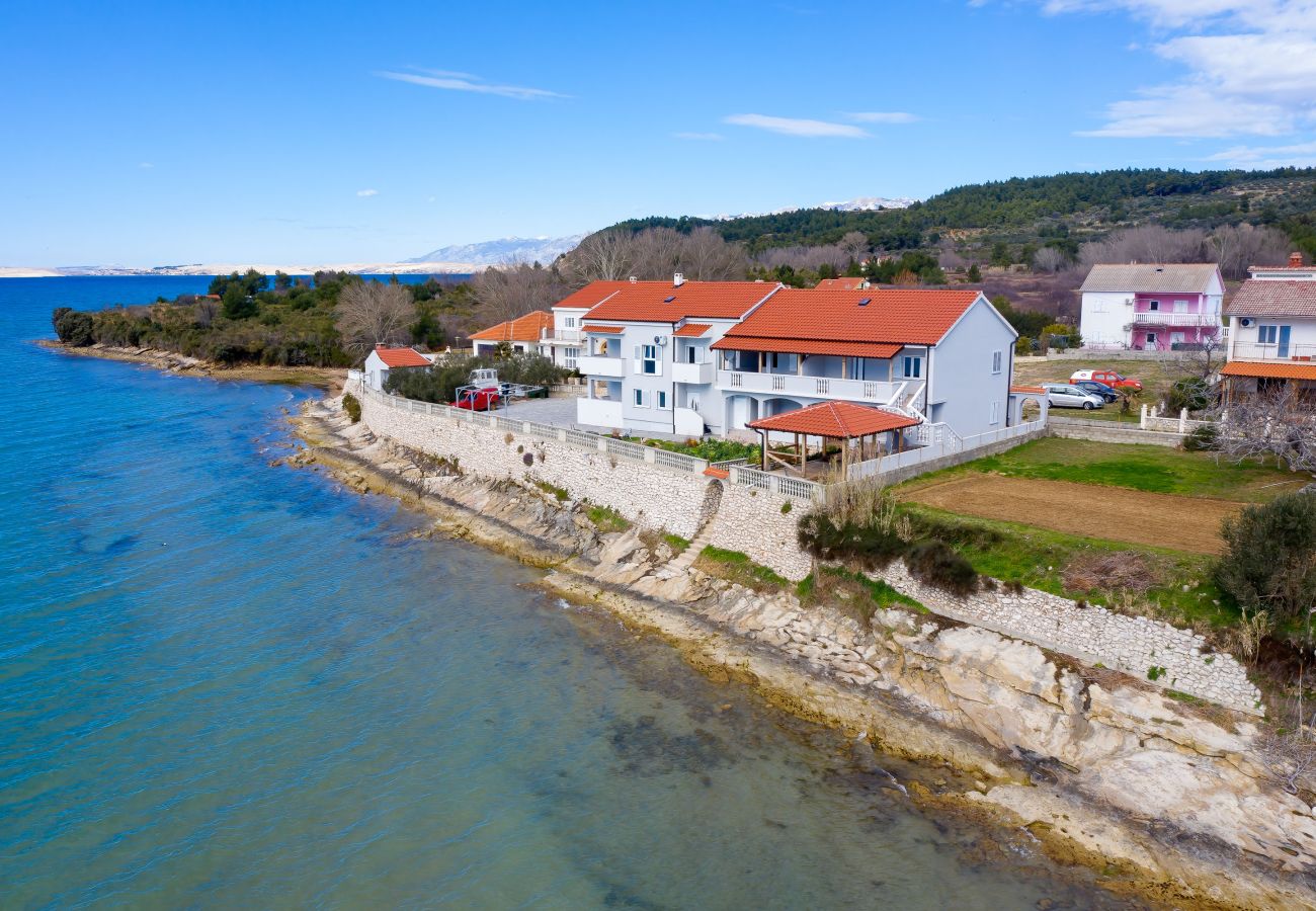 Ferienwohnung in Ljubac - Ferienwohnung Gazic 2 direkt am Meer