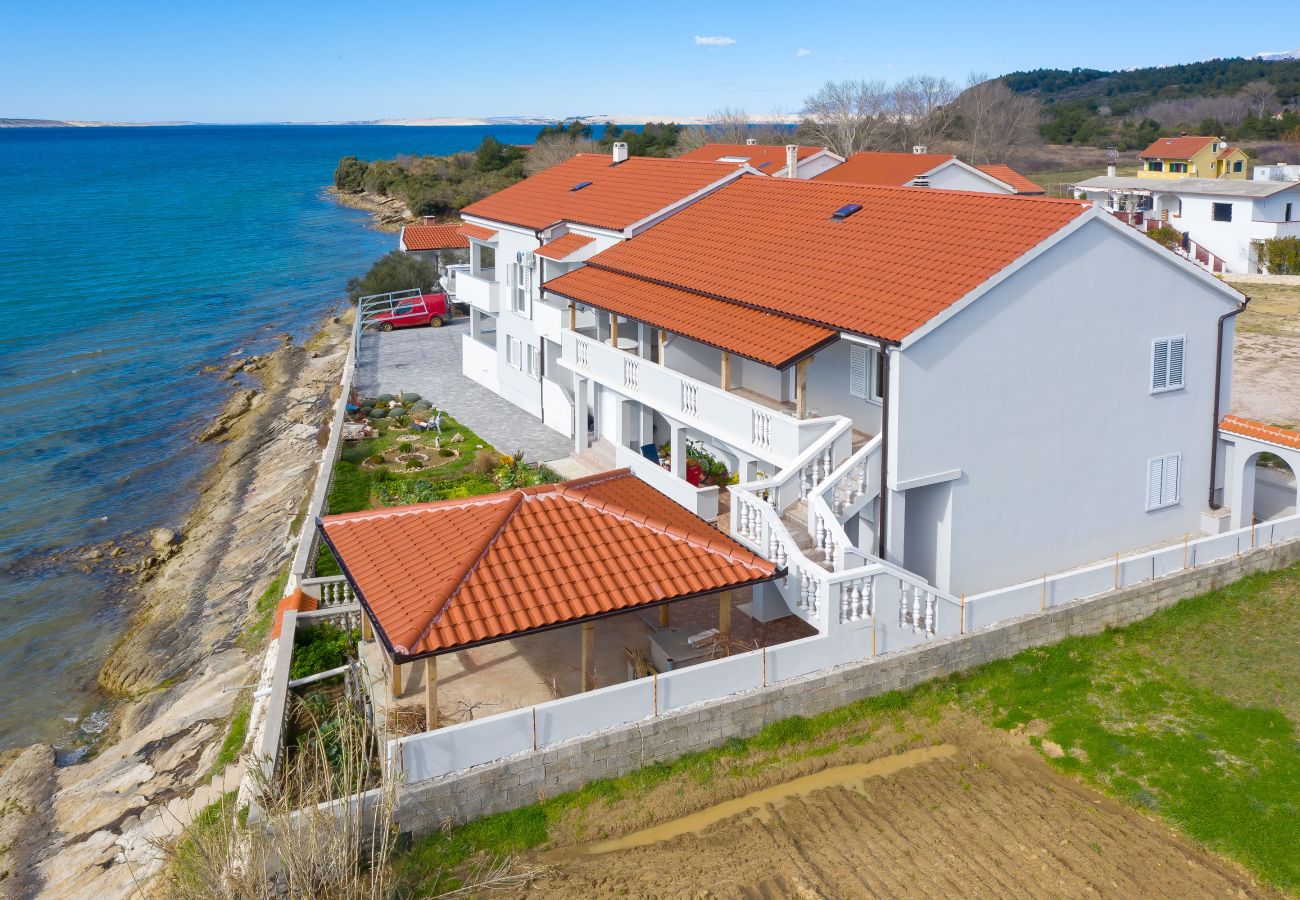 Ferienwohnung in Ljubac - Ferienwohnung Gazic 2 direkt am Meer