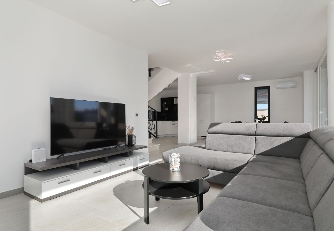 Villa in Zemunik Gornji - Villa Astur mit Privatpool