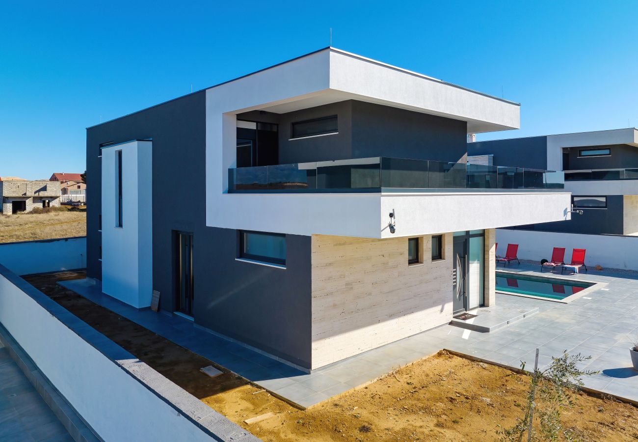 Villa in Zemunik Gornji - Villa Astur mit Privatpool