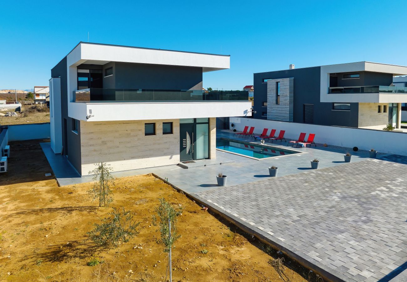 Villa in Zemunik Gornji - Villa Astur mit Privatpool