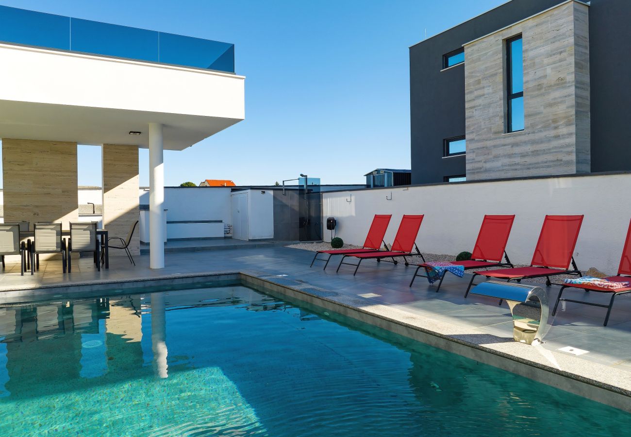 Villa in Zemunik Gornji - Villa Astur mit Privatpool