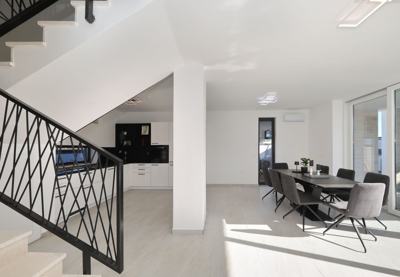 Villa in Zemunik Gornji - Villa Astur mit Privatpool