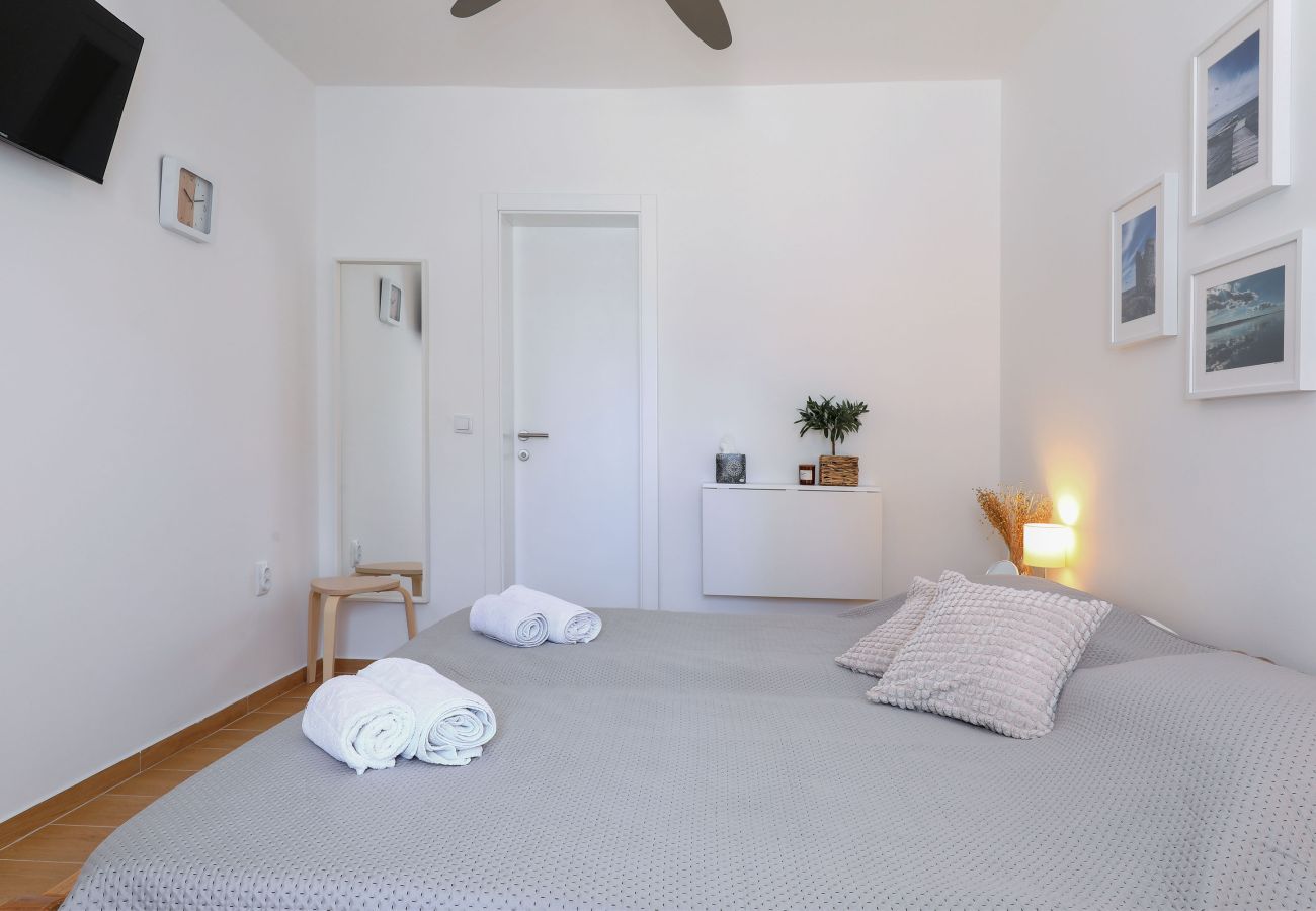 Zimmeranmietung in Starigrad - Zimmer Hibis 3 nahe Strand