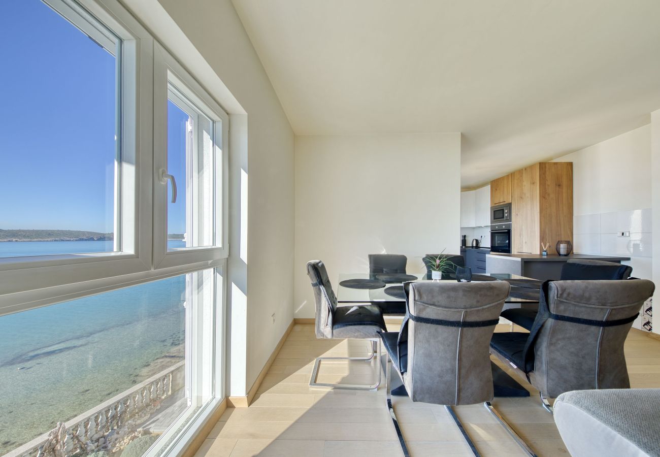 Ferienwohnung in Ljubac - Ferienwohnung Gazic No 4 direkt am Meer
