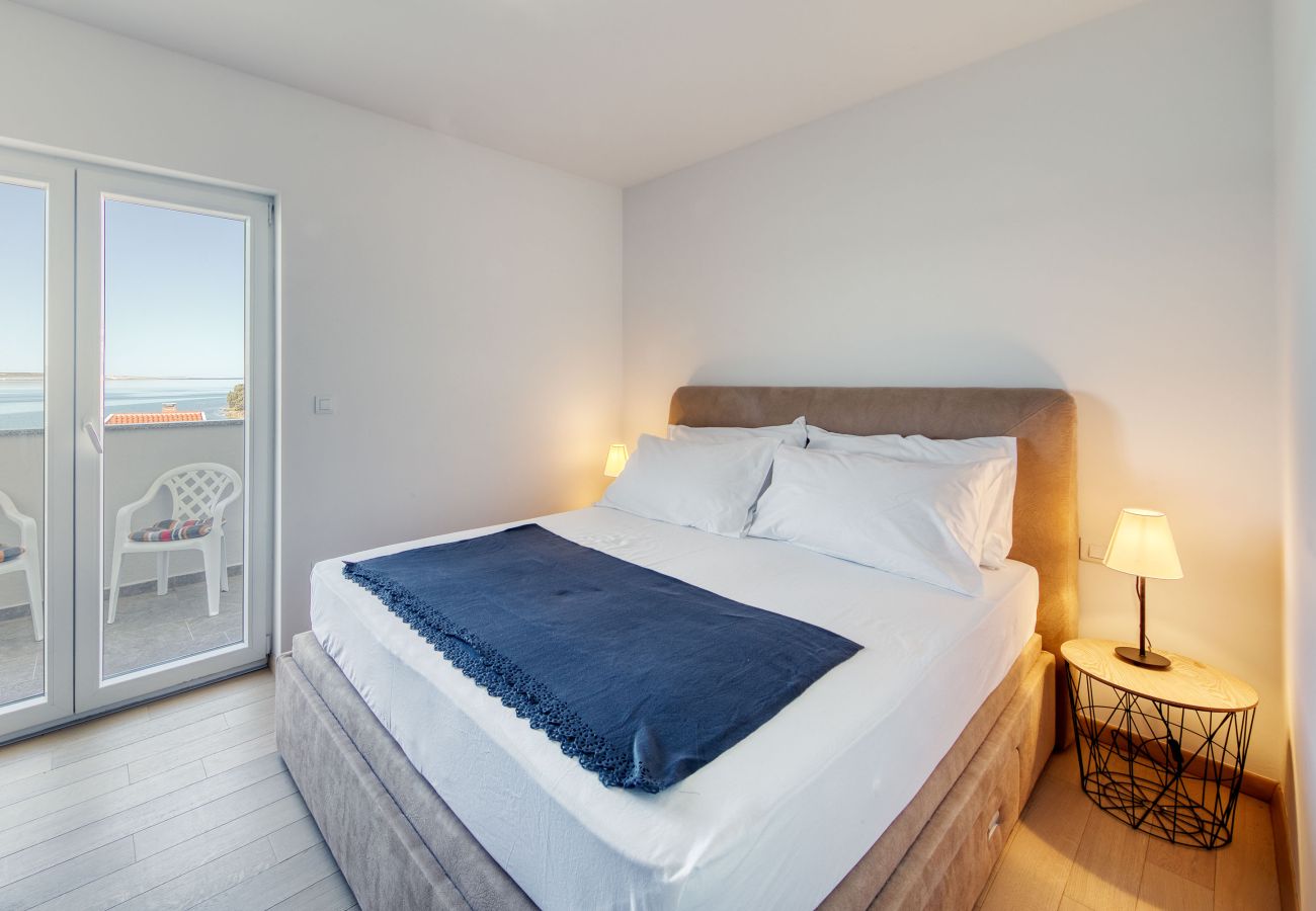 Ferienwohnung in Ljubac - Ferienwohnung Gazic No 4 direkt am Meer