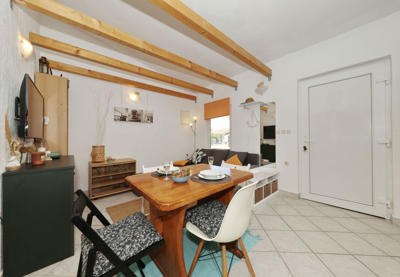 Ferienhaus in Vir - Ferienhaus Malo Fali strandnah auf Vir