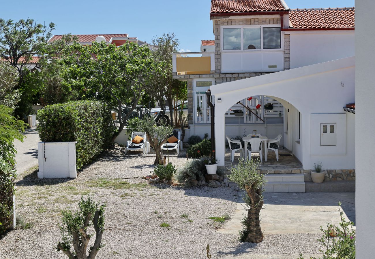Ferienhaus in Vir - Ferienhaus Malo Fali strandnah auf Vir