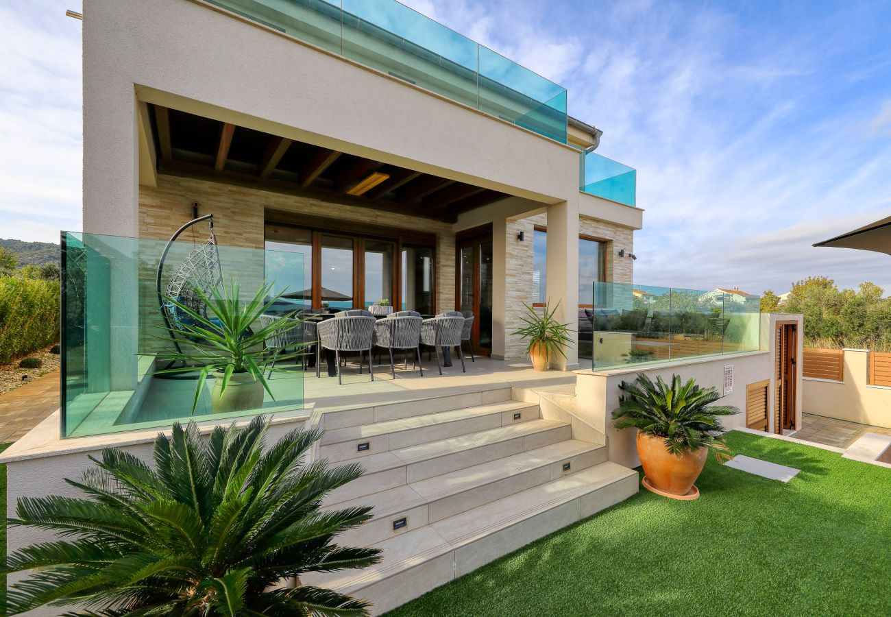 Villa in Dobropoljana - Villa Masanda mit Pool