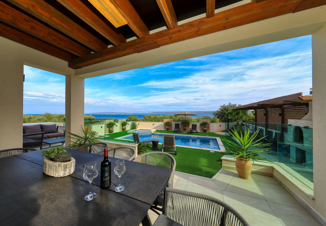 Villa in Dobropoljana - Villa Masanda mit Pool