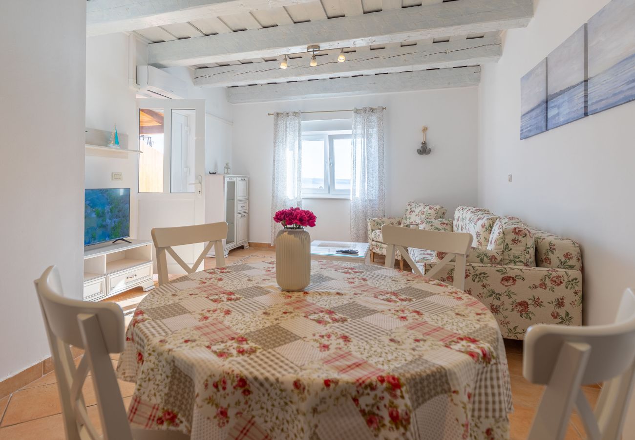 Ferienwohnung in Maslenica - Ferienwohnung Sidro am Meer