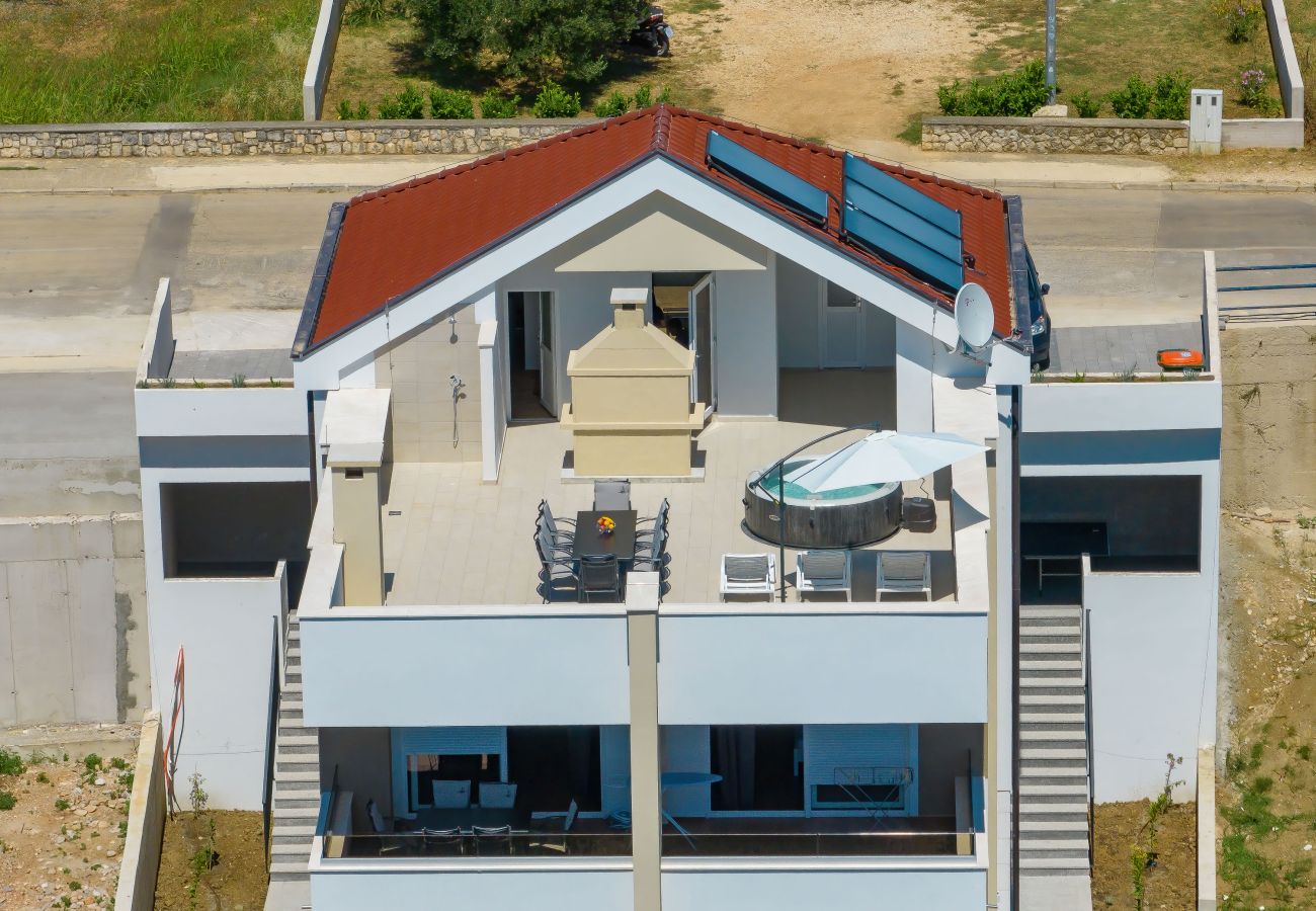 Ferienwohnung in Kožino - Ferienwohnung Vidalis No.1 mit Dachterrasse