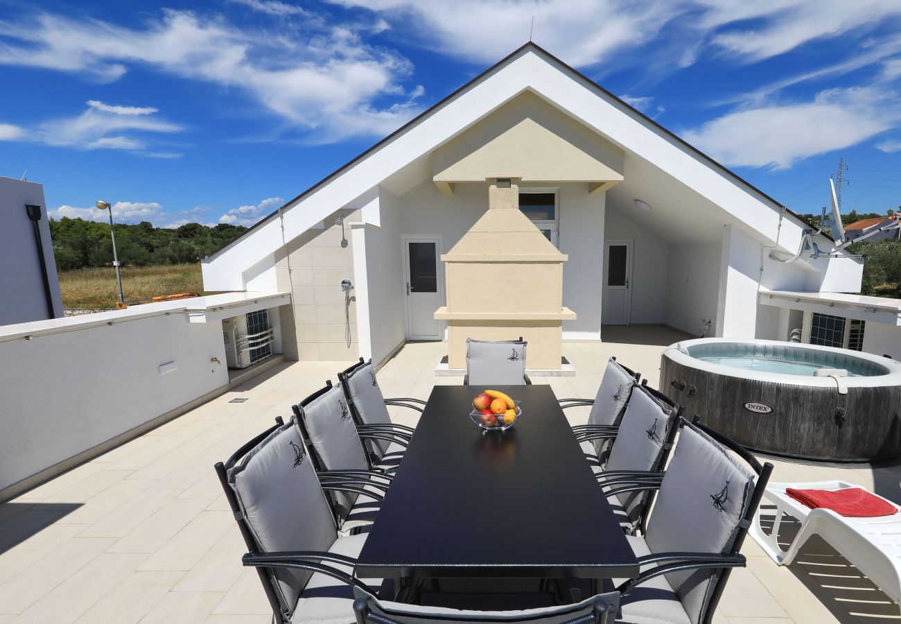 Ferienwohnung in Kožino - Ferienwohnung Vidalis No.1 mit Dachterrasse