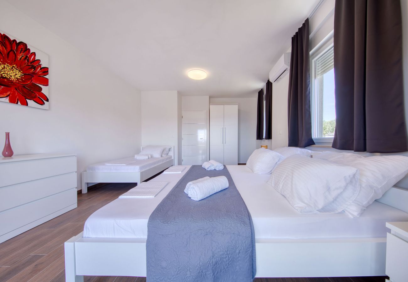Ferienwohnung in Kožino - Ferienwohnung Vidalis No.1 mit Dachterrasse