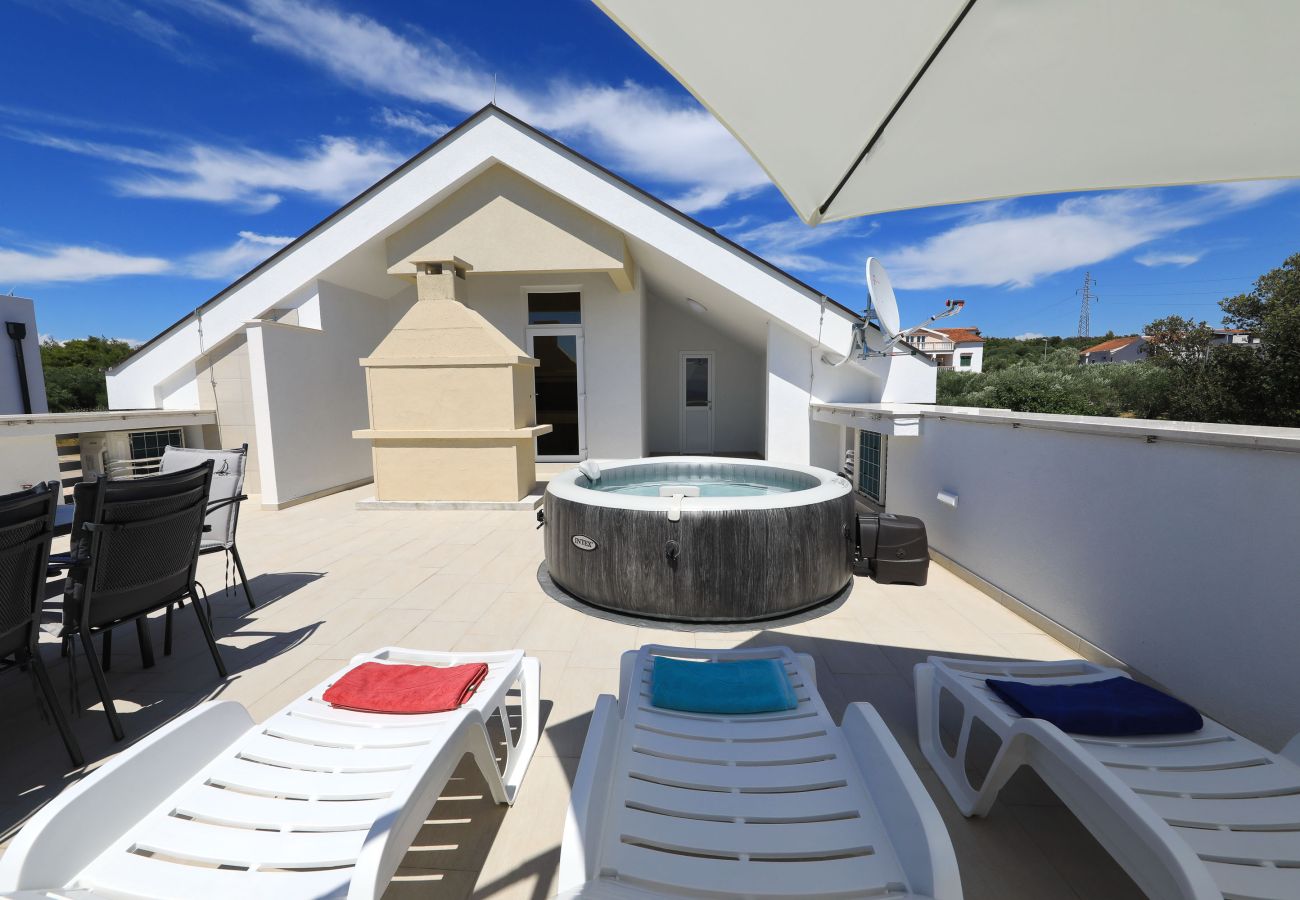 Ferienwohnung in Kožino - Ferienwohnung Vidalis No.1 mit Dachterrasse