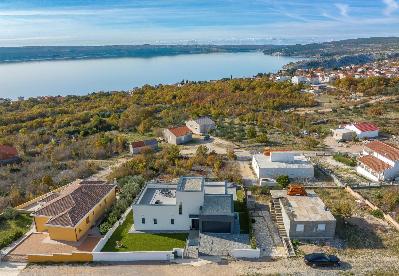 Villa in Maslenica - Villa Flokica mit beheiztem Pool