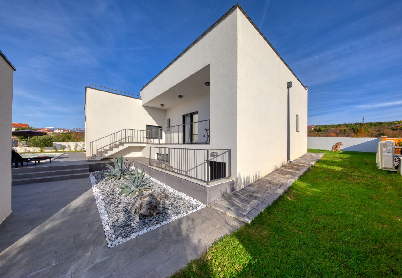 Villa in Maslenica - Villa Flokica mit beheiztem Pool