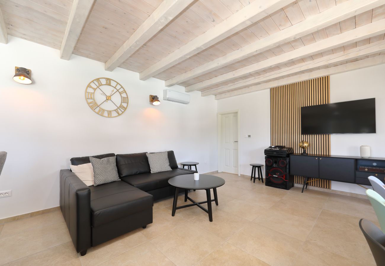 Villa in Vrsi - Villa Angelina mit beheiztem Pool